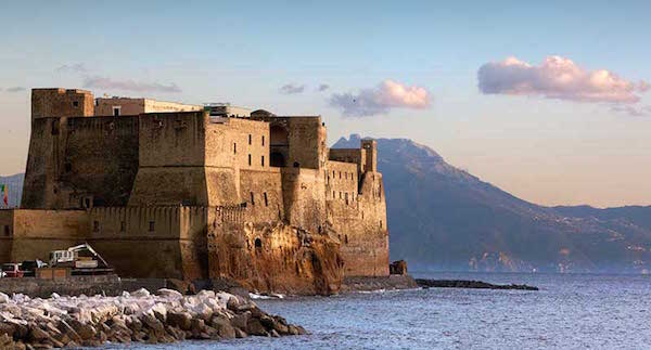Naples, Castell dell'Ovo et le Vésuve